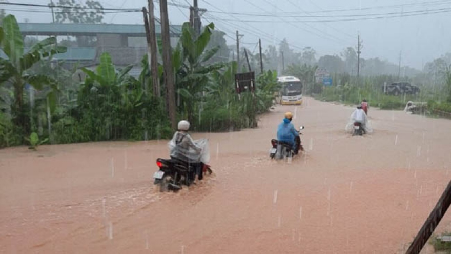 Severe flooding disrupts traffic in mountain region